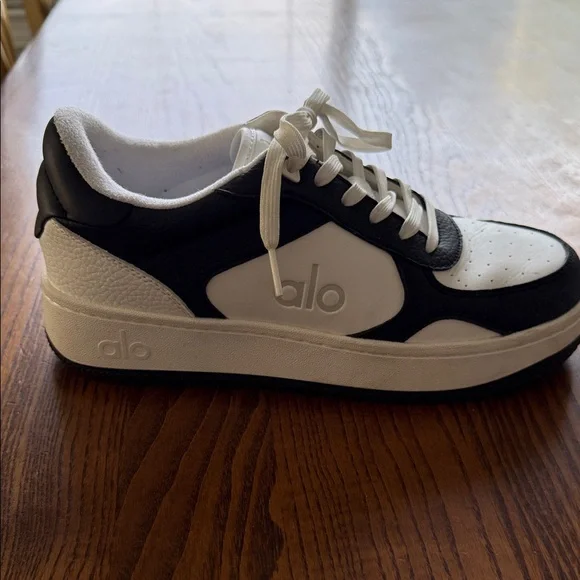 ALO Yoga Black and White Sneakers- Great condition - Picture 5 of 14